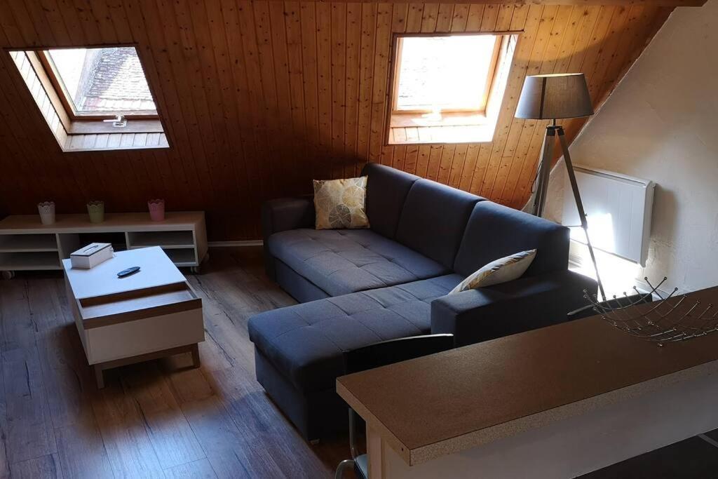 Duplex Au Centre Ville, Dans Cour Interieure Calme Dole Bagian luar foto