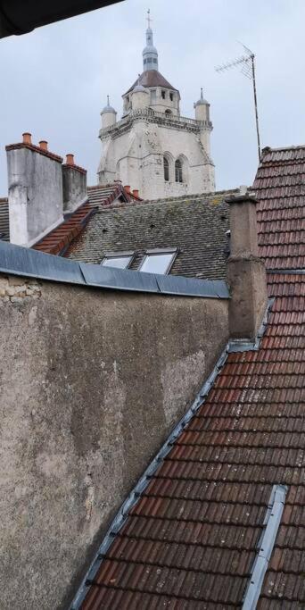 Duplex Au Centre Ville, Dans Cour Interieure Calme Dole Bagian luar foto